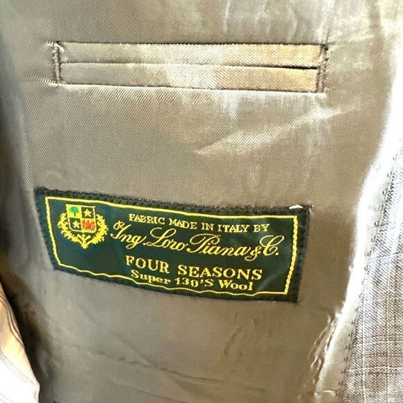 J.Hilburn Grey Plaid Loro Piana Super 130s Blazer 40R‎ EUC Read - Picture 9 of 12